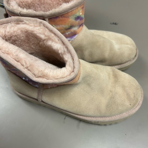 UGG Australia boots size 7 womens - Picture 3 of 4